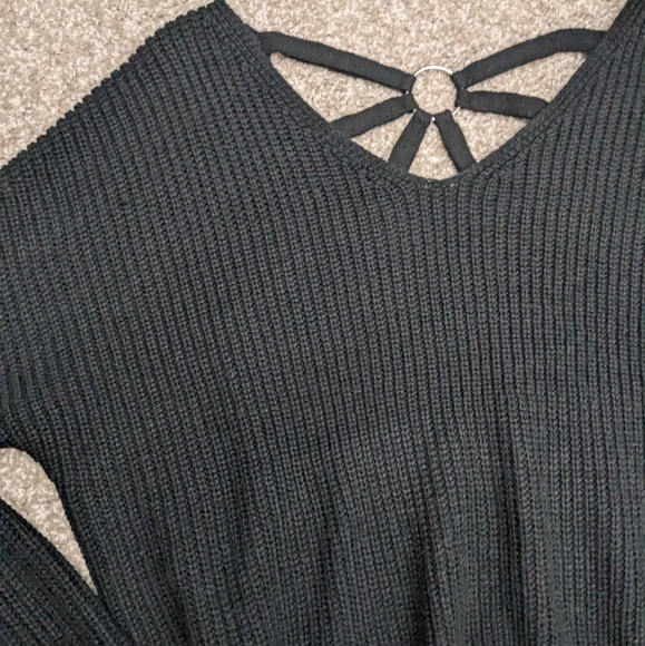 (2/$25) Ardene dropped shoulder sunray open back rib knit sweater black - Picture 6 of 14